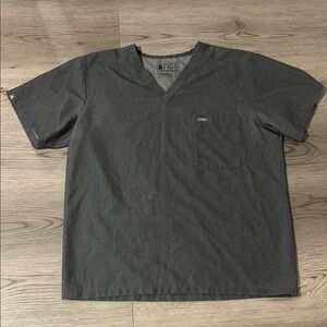 FIGS Men's Leon Three Pocket Scrub Top Graphite Size L